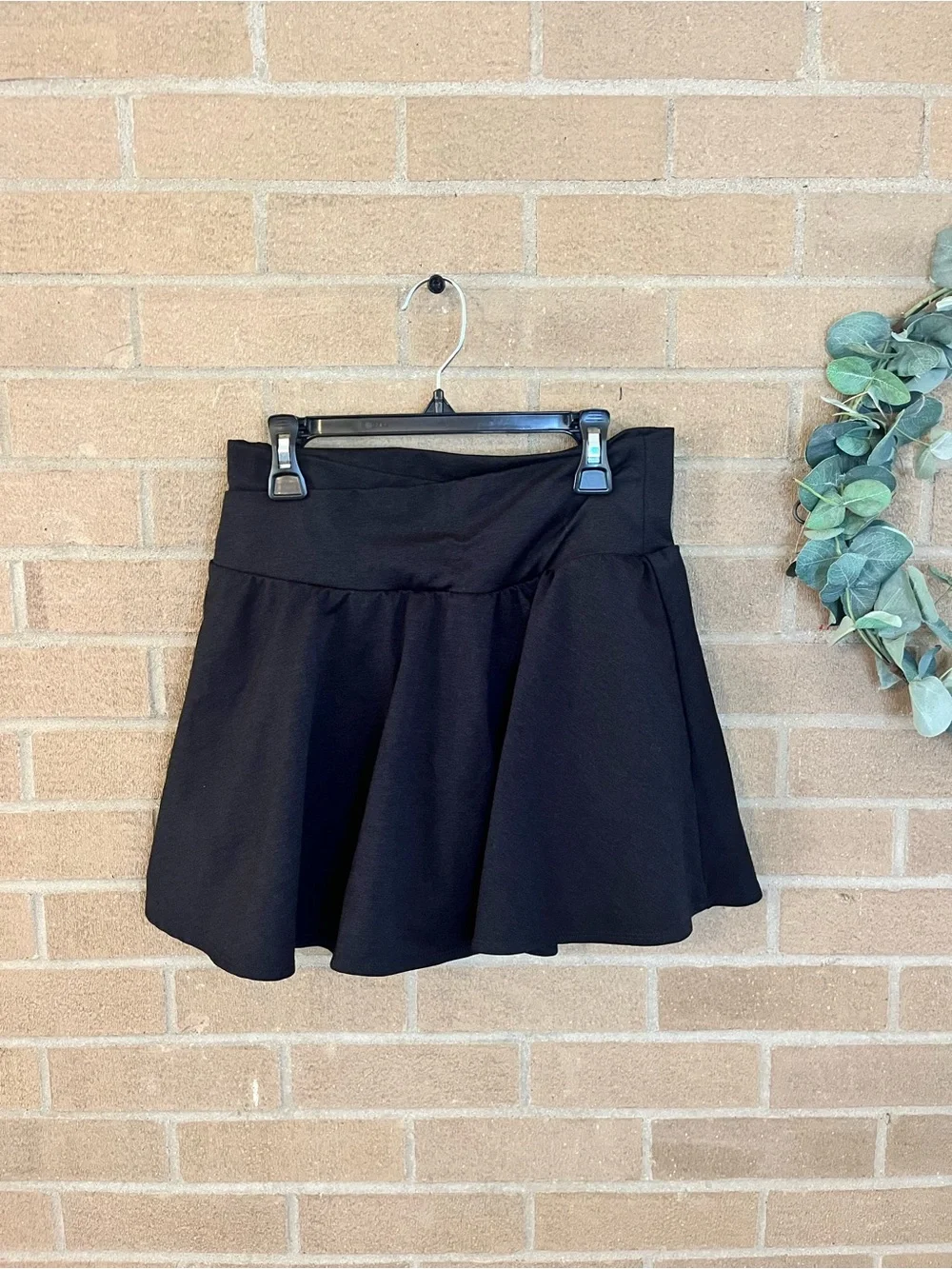 Old Navy Black Flared Skort